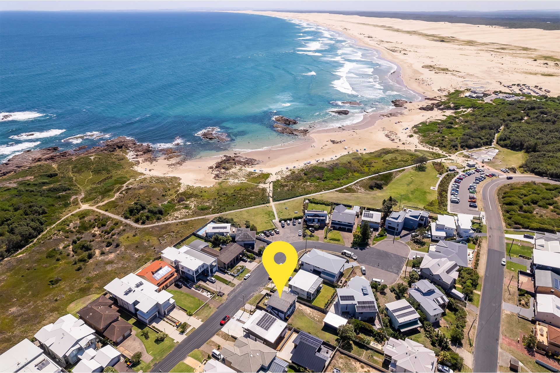 Anna Bay Beach Shack, 44 Ocean Avenue fantastic 2 storey house with