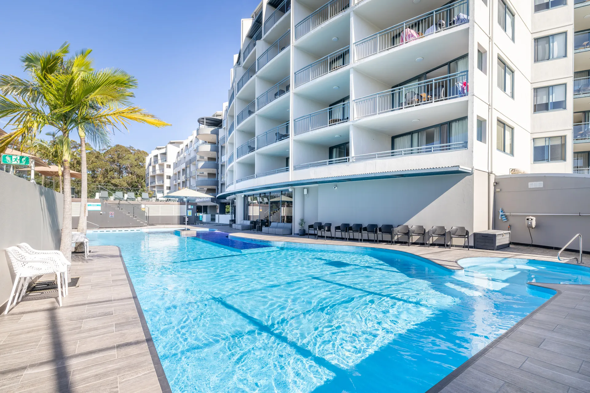 Point R40 Lodge The Landmark unit 405 Resort style, spectacular water views, lift ...